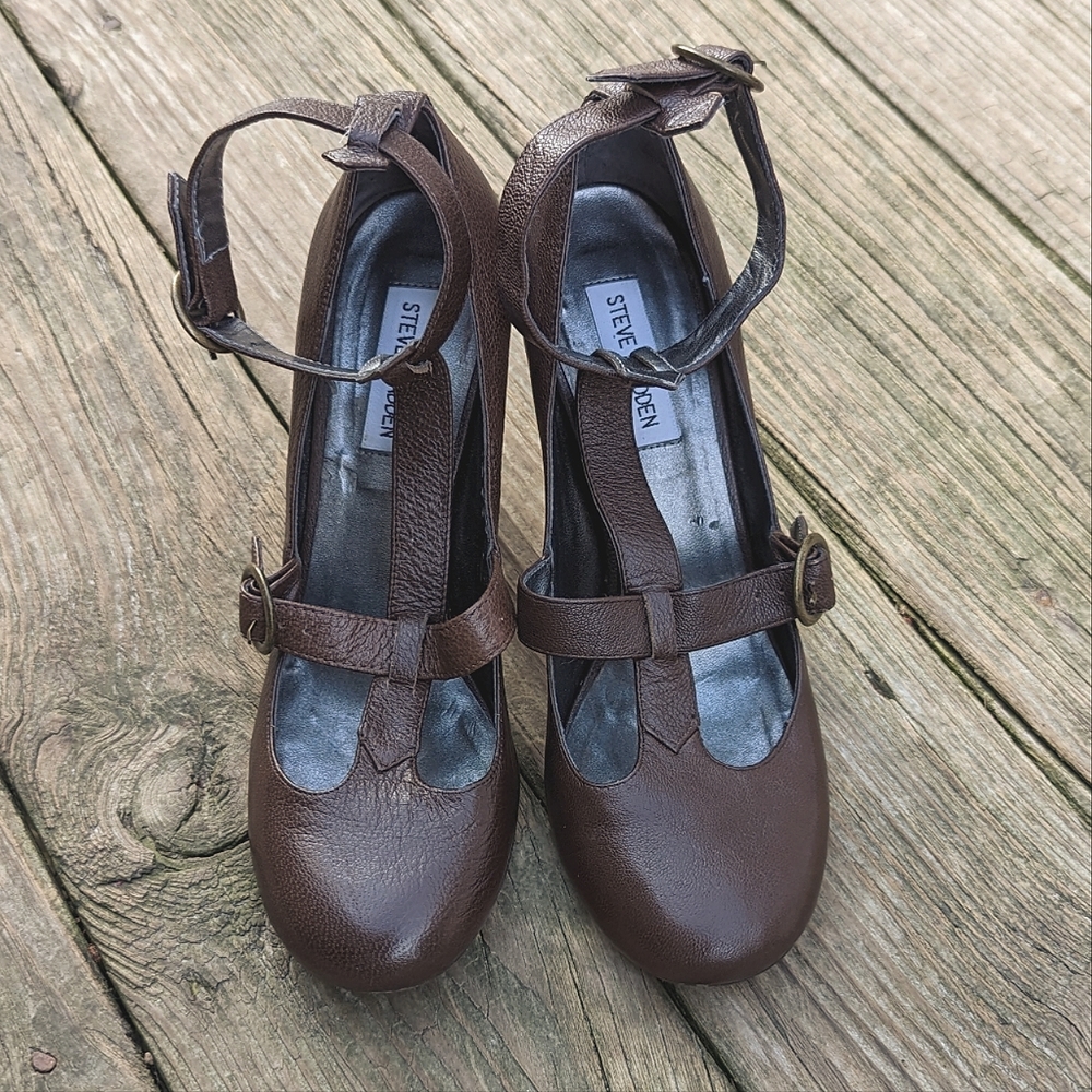 STEVE MADDEN MARY JANE, BROWN STRAPPY HEELS.